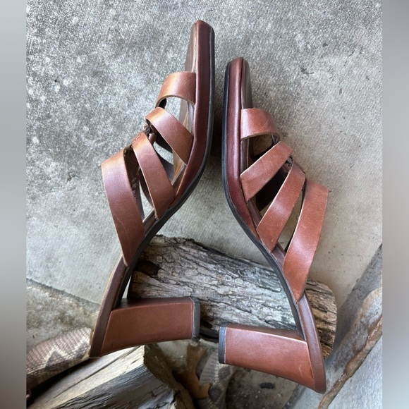 Clarks Brown soft leather Slip-On casual Sandals Sz-7 (UK 5). H - Picture 5 of 11